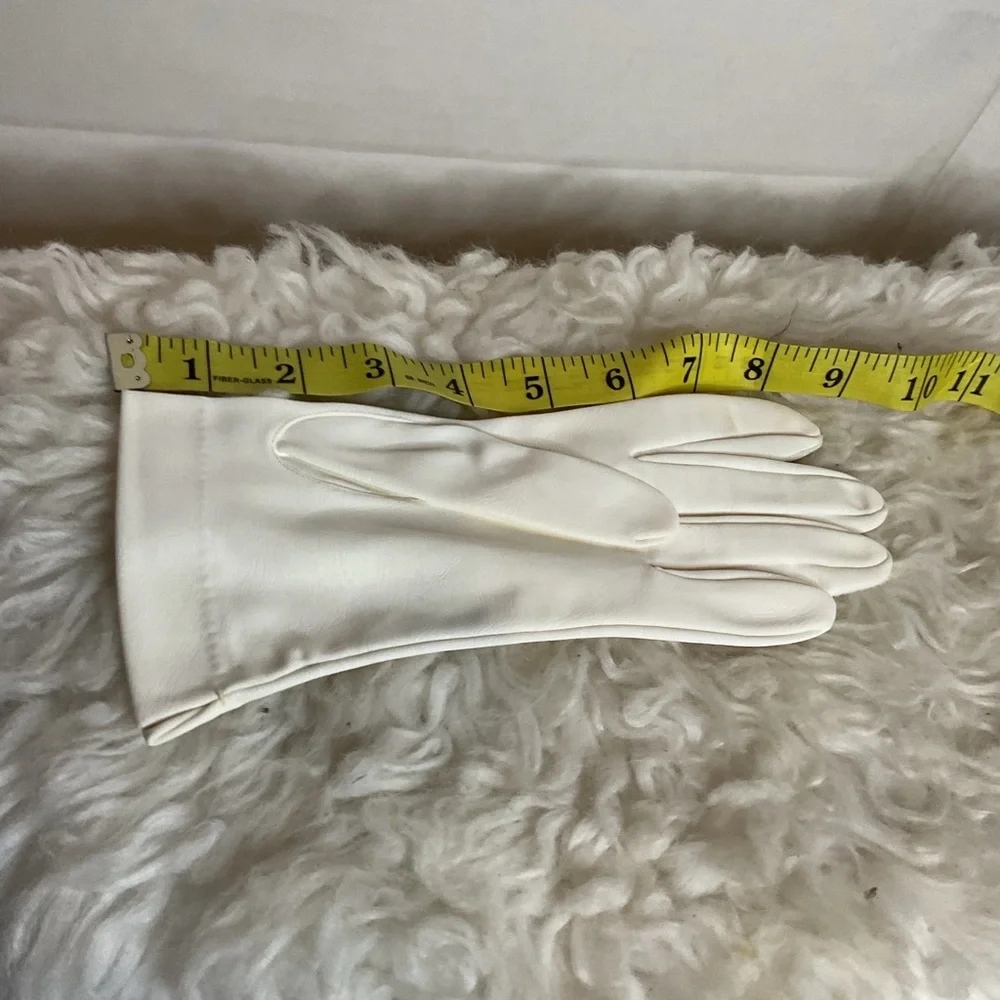 grandmas Attic Vintage white Jackie Gloves M